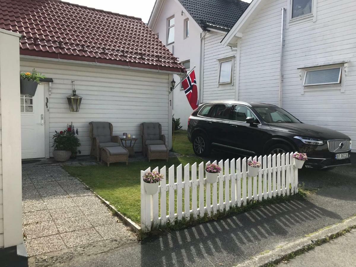 Koselig Landsbyhus I Nordfjord Nordfjordeid Ngoại thất bức ảnh